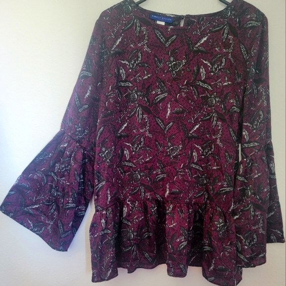 Ruffle Hem Top NWT - Picture 2 of 5